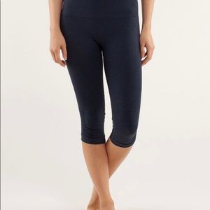 Lululemon In the Flow Crop Size 8 EUC